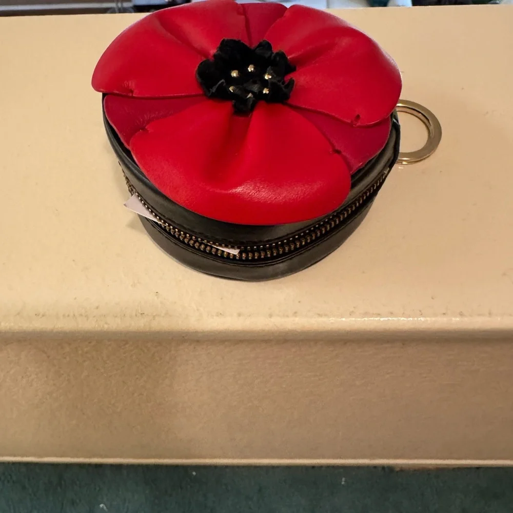 Kate Spade Red Poppy Key Holder - Picture 2 of 11